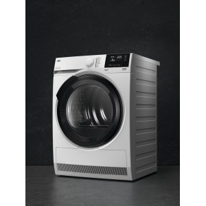 AEG Series 7000 TR718A4B 916900052 tumble dryer Freestanding Front-load 8 kg White