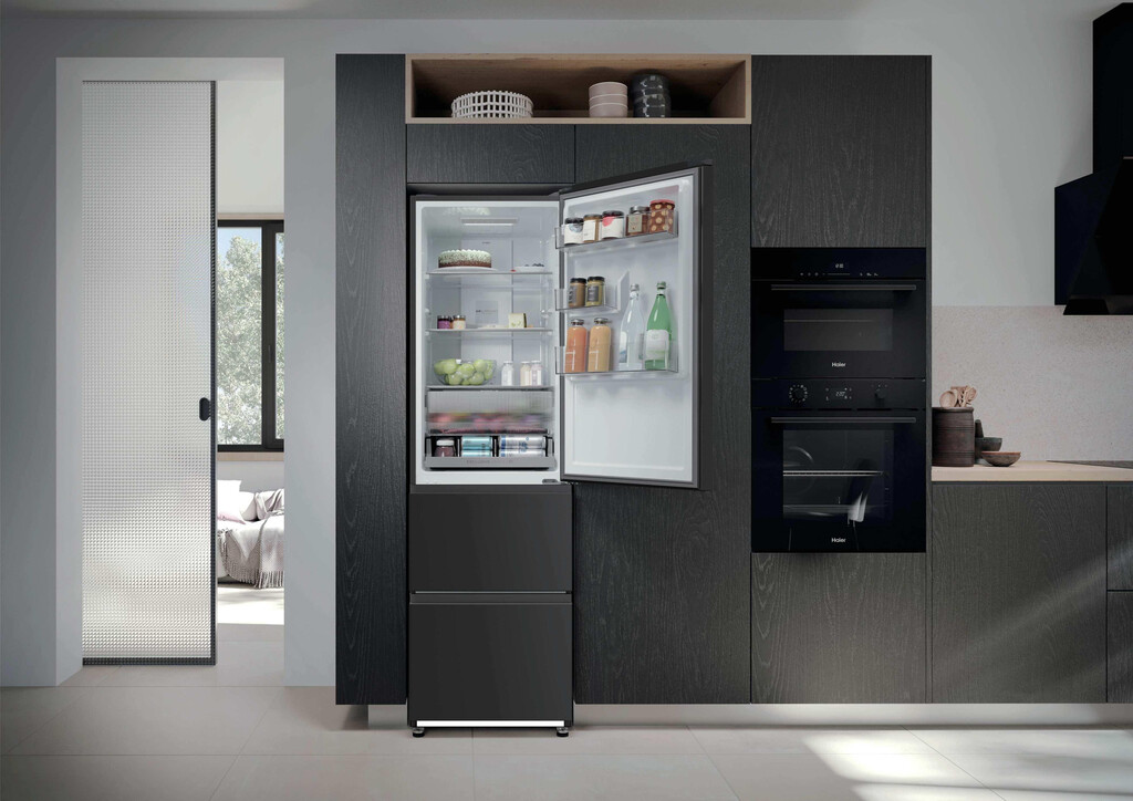 Haier 34006064 fridge-freezer 303 L Black - Image 30