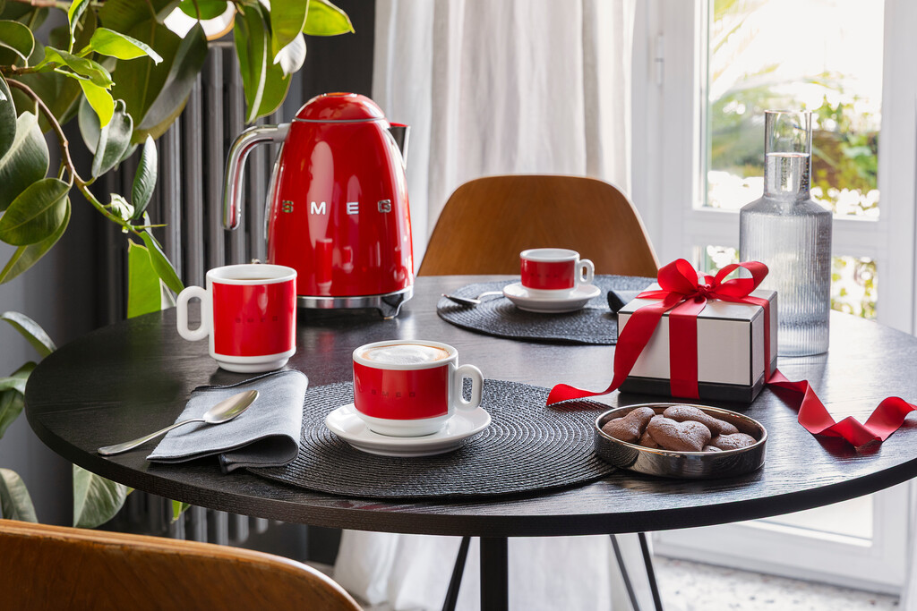 Smeg 50's Style Kettles KLF03RDUK Red - Image 11